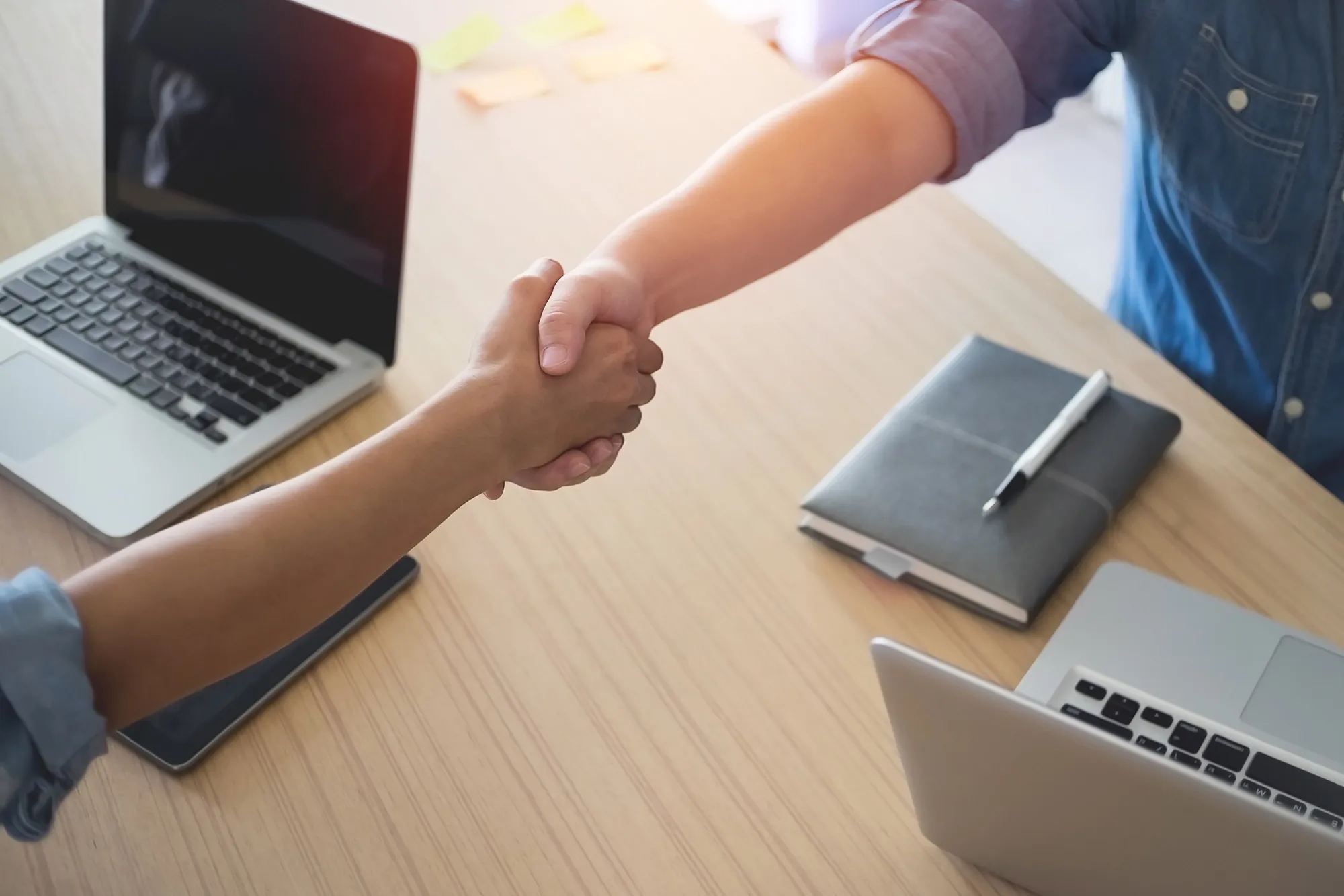 Fabrication adhésive pour professionnels
