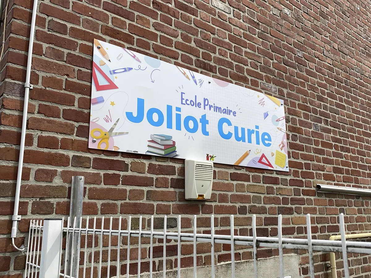 Signalétique extérieure école